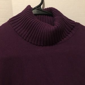 Lee & Nicole turtleneck sweater. Size medium
